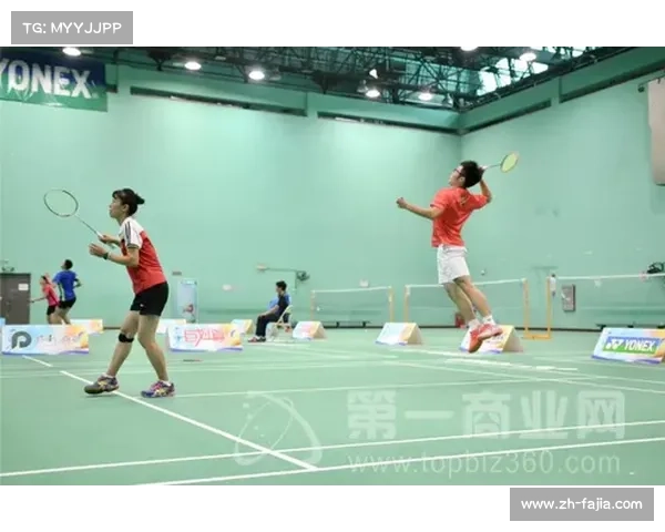 海口“椰青杯”选手展现高位横踢、下劈等精湛技法